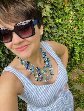 S tímhle šperkem jsem zakončila sezónu minulé léto 👀 z outfitu si letos můžu vzít už jen ty brutální brejle, zbytek těla...